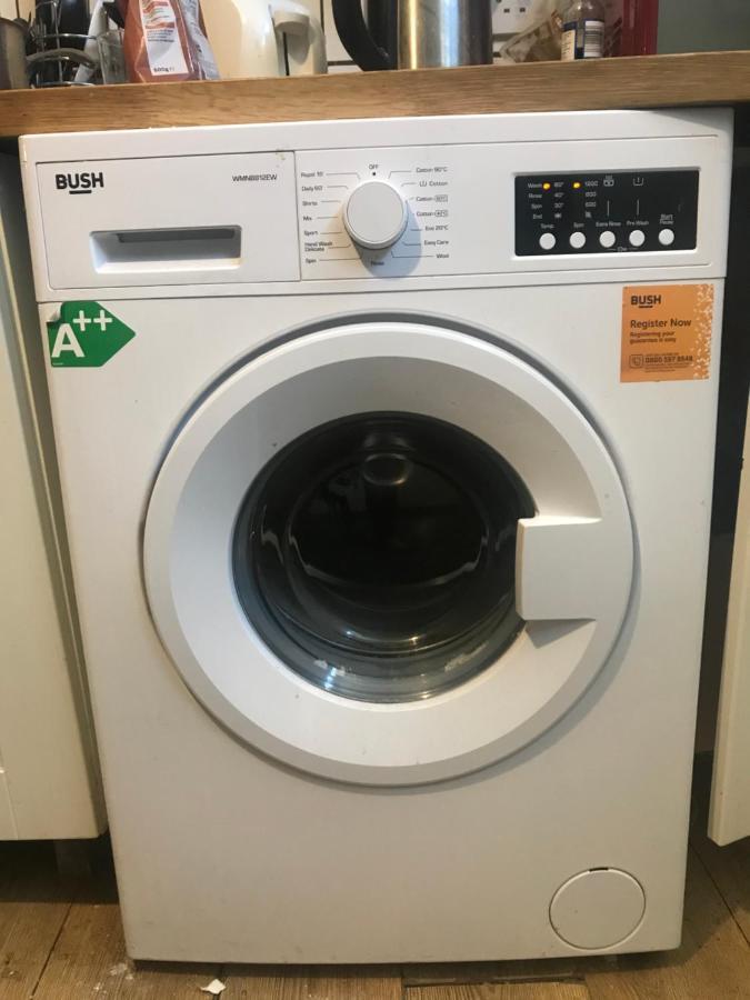 Single Bedrooms With Wifi And Underbed 10 Londra Esterno foto
