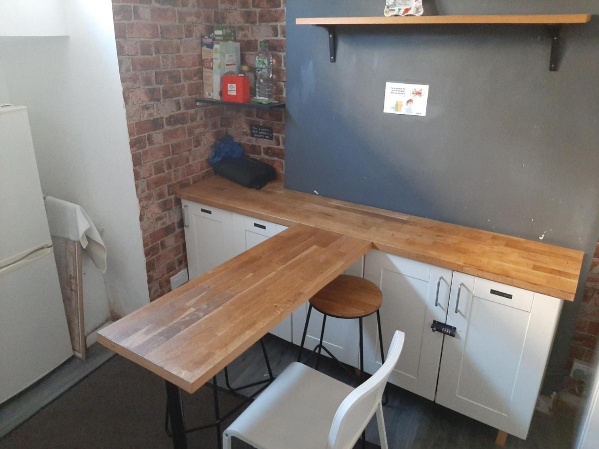 Single Bedrooms With Wifi And Underbed 10 Londra Esterno foto